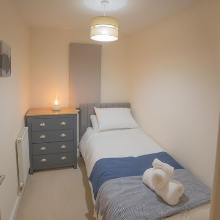 Вилла Sleeps9 Parking&Garage 17 Mins To Gatwick, 30 To London Merstham Экстерьер фото