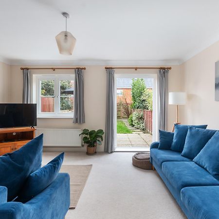 Вилла Sleeps9 Parking&Garage 17 Mins To Gatwick, 30 To London Merstham Экстерьер фото