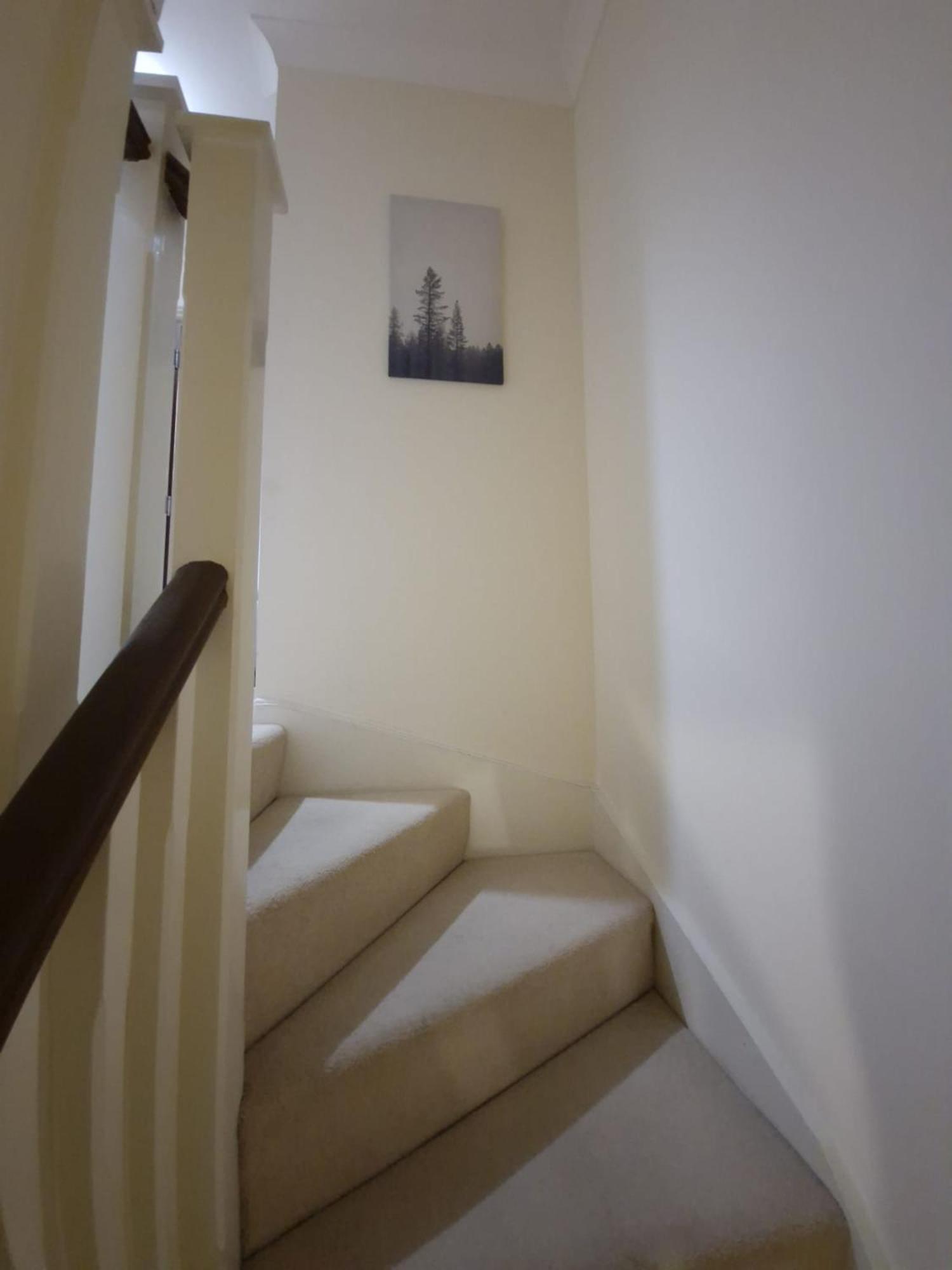 Вилла Sleeps9 Parking&Garage 17 Mins To Gatwick, 30 To London Merstham Экстерьер фото