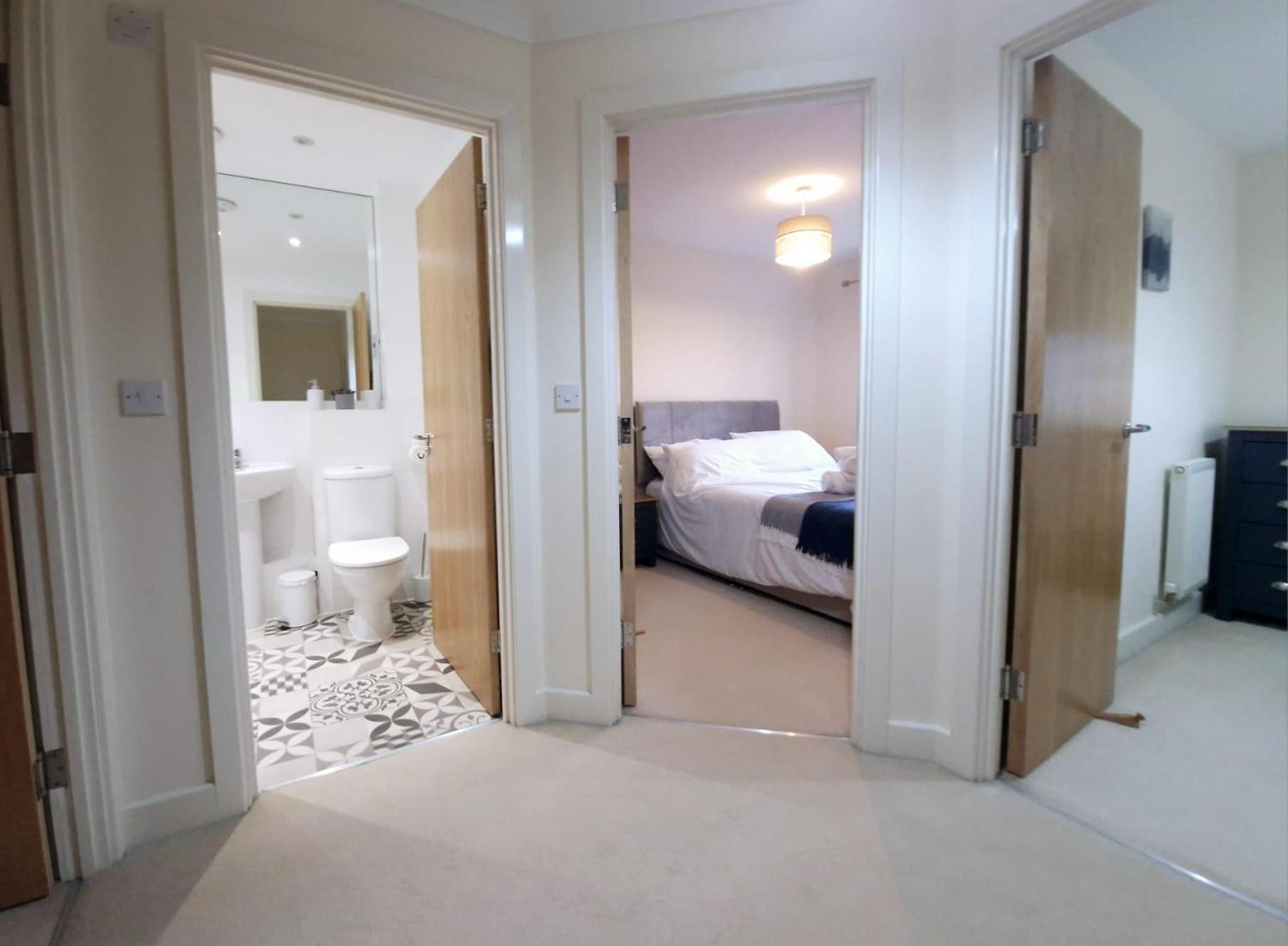 Вилла Sleeps9 Parking&Garage 17 Mins To Gatwick, 30 To London Merstham Экстерьер фото